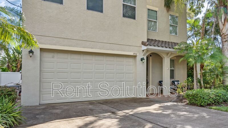 Beautiful 4BR/4BA two-story South Tampa Home with 2 Car Garage in Plant District property image