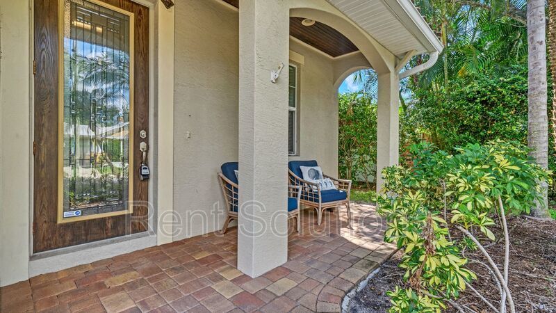 Beautiful 4BR/4BA two-story South Tampa Home with 2 Car Garage in Plant District property image