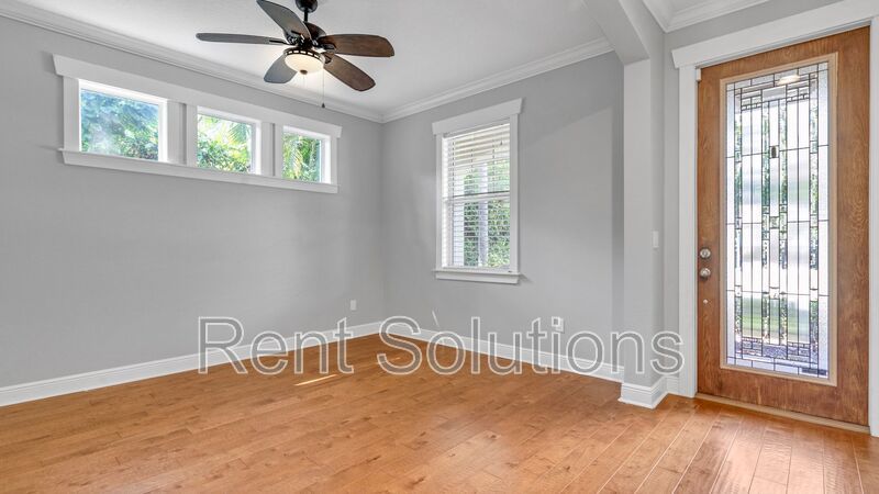 Beautiful 4BR/4BA two-story South Tampa Home with 2 Car Garage in Plant District property image