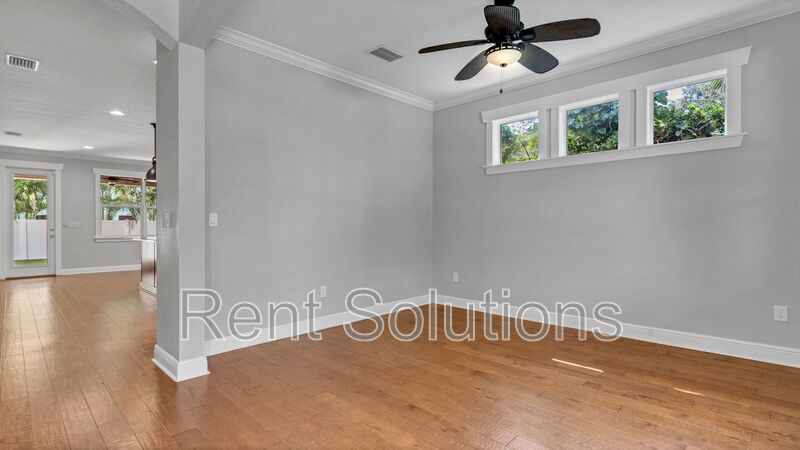 Beautiful 4BR/4BA two-story South Tampa Home with 2 Car Garage in Plant District property image