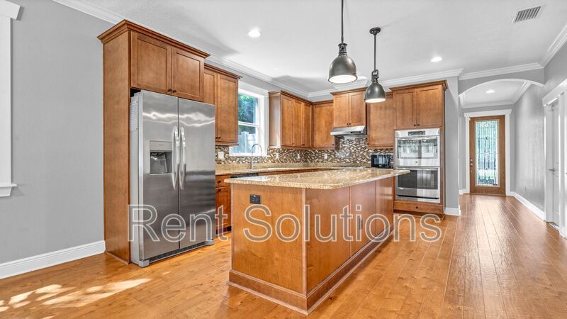 Beautiful 4BR/4BA two-story South Tampa Home with 2 Car Garage in Plant District property image