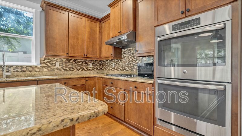 Beautiful 4BR/4BA two-story South Tampa Home with 2 Car Garage in Plant District property image