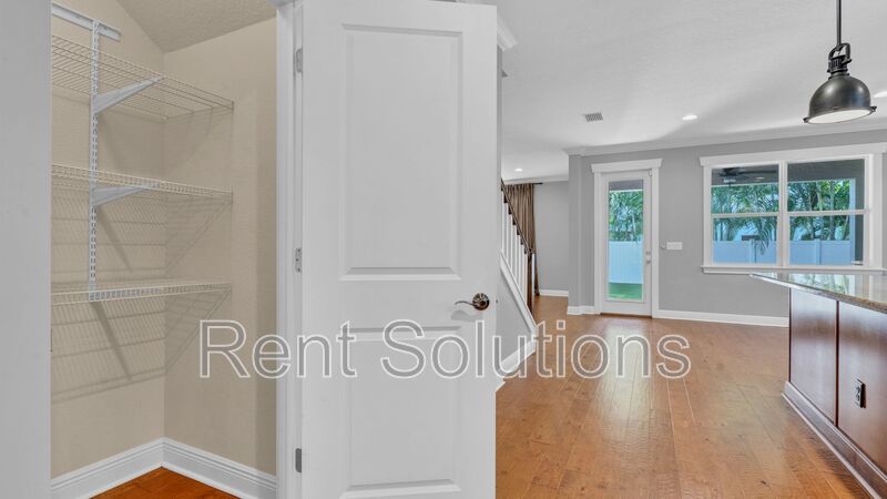 Beautiful 4BR/4BA two-story South Tampa Home with 2 Car Garage in Plant District property image