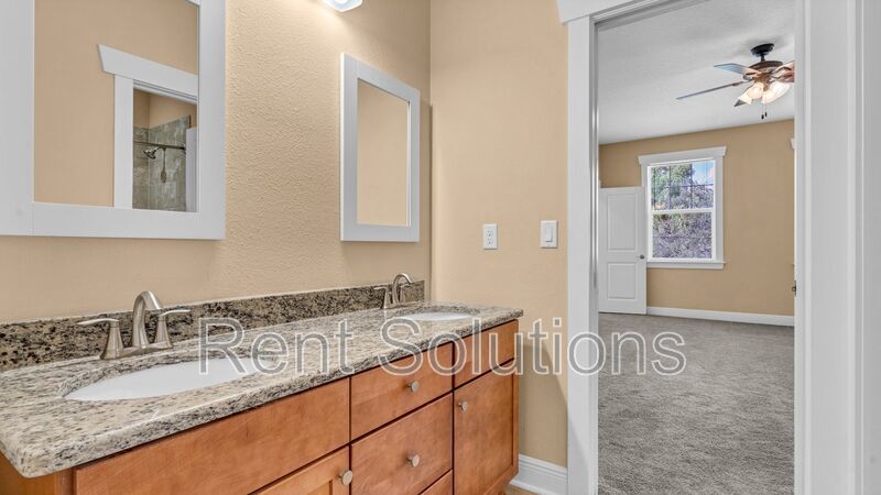 Beautiful 4BR/4BA two-story South Tampa Home with 2 Car Garage in Plant District property image