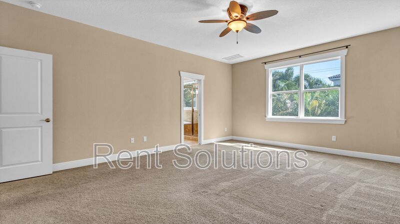 Beautiful 4BR/4BA two-story South Tampa Home with 2 Car Garage in Plant District property image