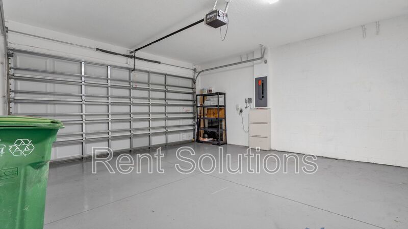 Beautiful 4BR/4BA two-story South Tampa Home with 2 Car Garage in Plant District property image