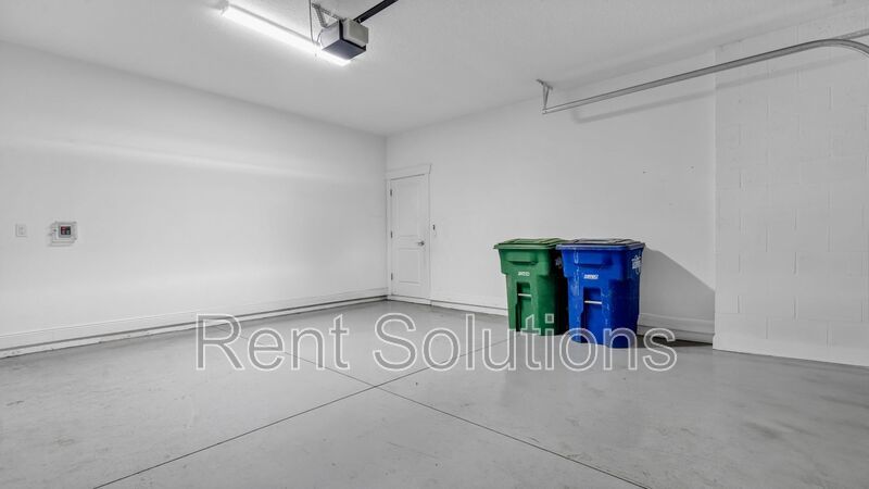 Beautiful 4BR/4BA two-story South Tampa Home with 2 Car Garage in Plant District property image