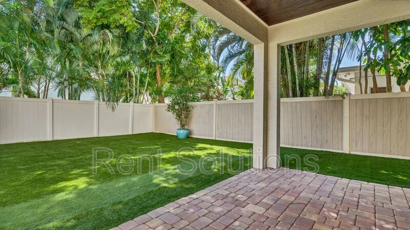 Beautiful 4BR/4BA two-story South Tampa Home with 2 Car Garage in Plant District property image