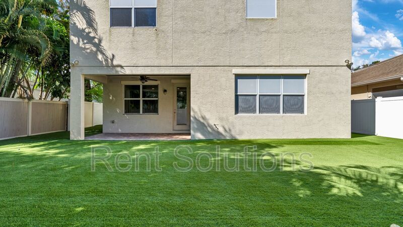 Beautiful 4BR/4BA two-story South Tampa Home with 2 Car Garage in Plant District property image