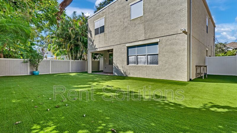 Beautiful 4BR/4BA two-story South Tampa Home with 2 Car Garage in Plant District property image