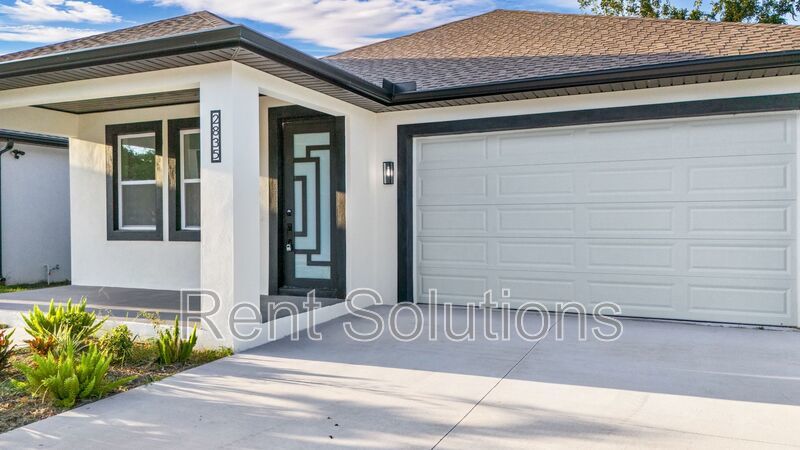Newer Construction 4bedroom/3bathroom Home Available 2/15/26 in North St Pete! property image