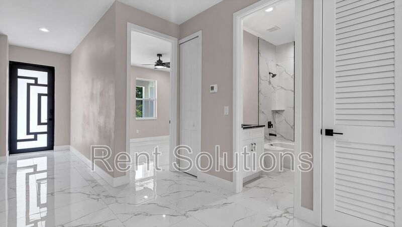 Newer Construction 4bedroom/3bathroom Home Available 2/15/26 in North St Pete! property image