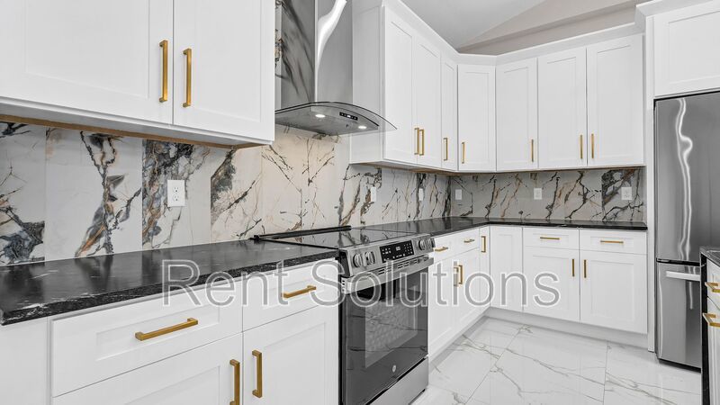 Newer Construction 4bedroom/3bathroom Home Available 2/15/26 in North St Pete! property image