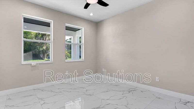Newer Construction 4bedroom/3bathroom Home Available 2/15/26 in North St Pete! property image