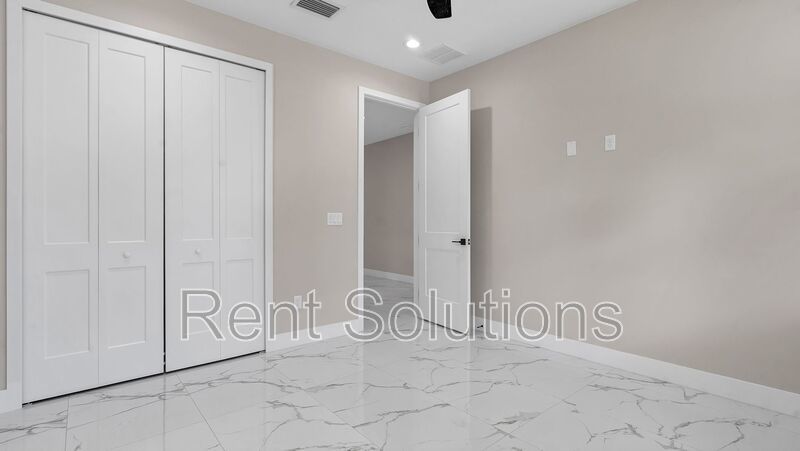 Newer Construction 4bedroom/3bathroom Home Available 2/15/26 in North St Pete! property image
