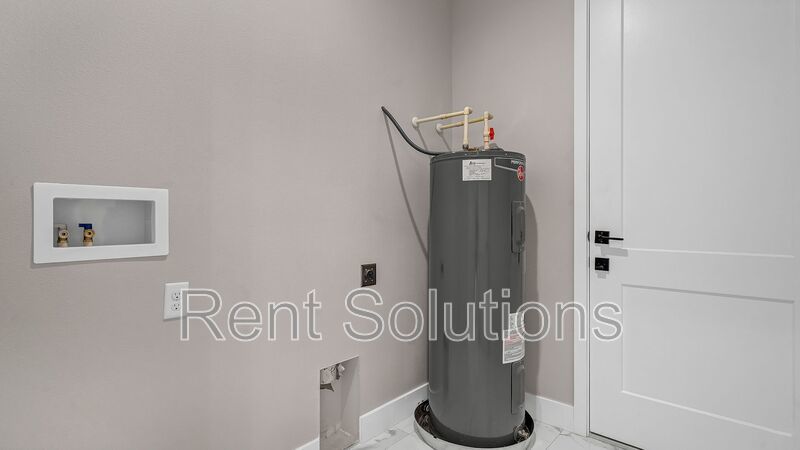 Newer Construction 4bedroom/3bathroom Home Available 2/15/26 in North St Pete! property image