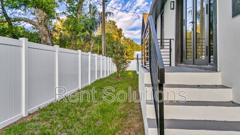 Newer Construction 4bedroom/3bathroom Home Available 2/15/26 in North St Pete! property image