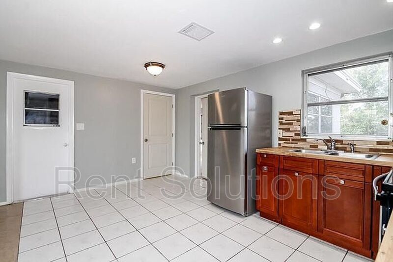 Charming 2/2 Home in Holiday, Florida - Seconds from US Highway 19! property image