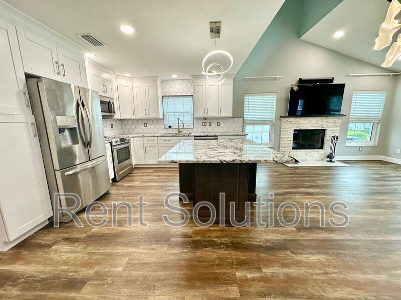 Hidden Gem Townhome: Renovated Home with Smart Capability in Prime Location with Luxury Amenities! property image