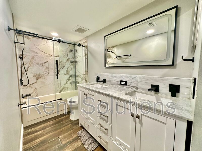 Hidden Gem Townhome: Renovated Home with Smart Capability in Prime Location with Luxury Amenities! property image