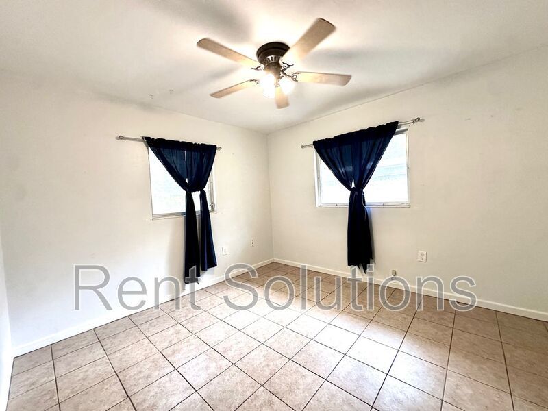 FANTASTIC 3BR/2BA HOME IN DUNEDIN AVAILABLE NOW! property image