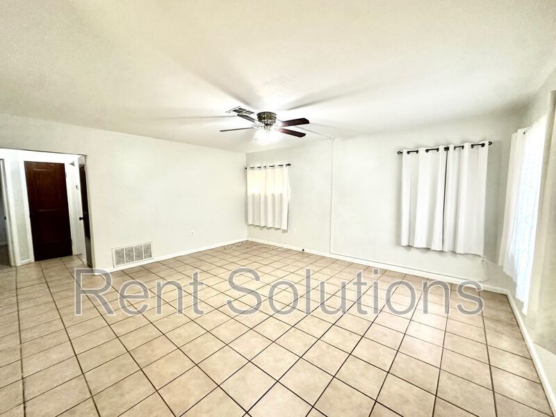 FANTASTIC 3BR/2BA HOME IN DUNEDIN AVAILABLE NOW! property image