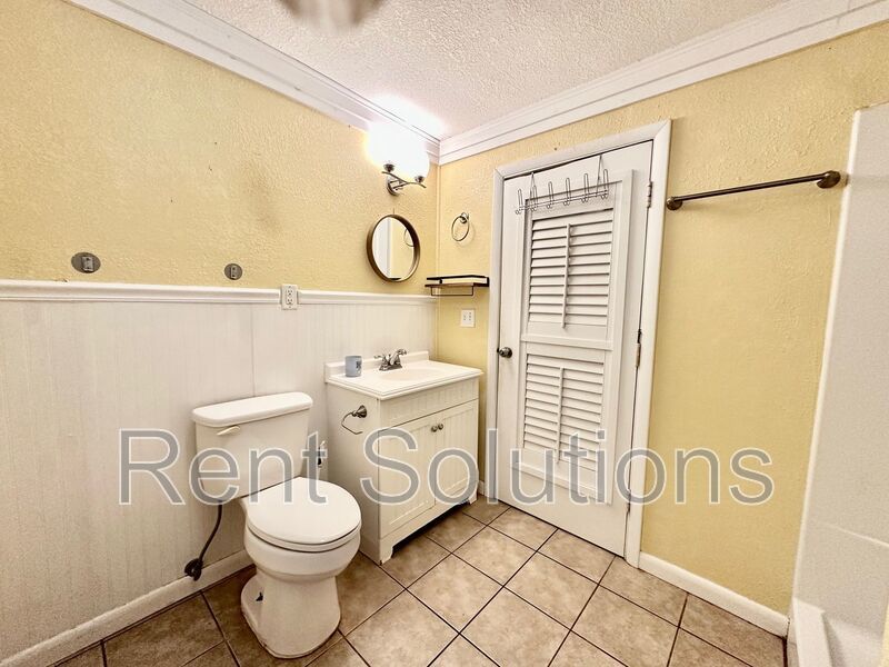 FANTASTIC 3BR/2BA HOME IN DUNEDIN AVAILABLE NOW! property image