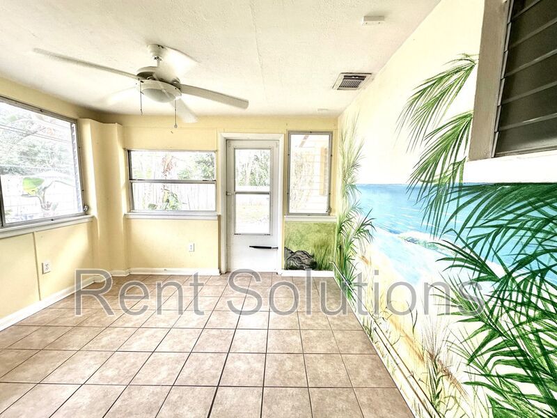 FANTASTIC 3BR/2BA HOME IN DUNEDIN AVAILABLE NOW! property image