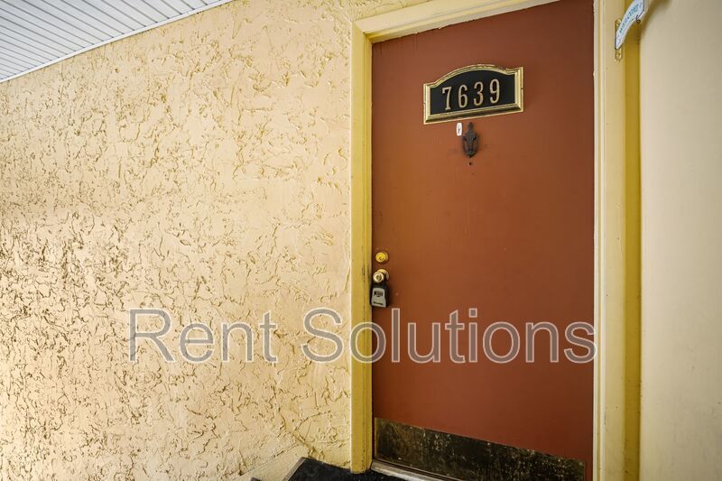 Affordable 3/2 in the Heart of Town And Country property image