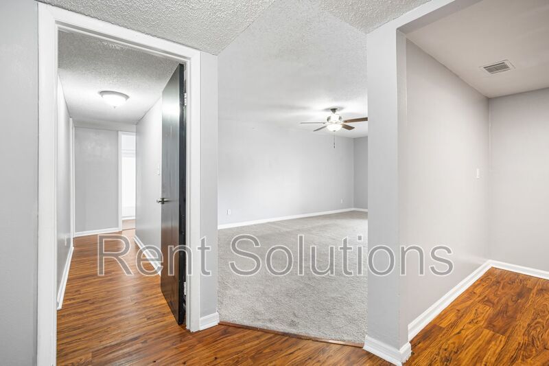 Affordable 3/2 in the Heart of Town And Country property image