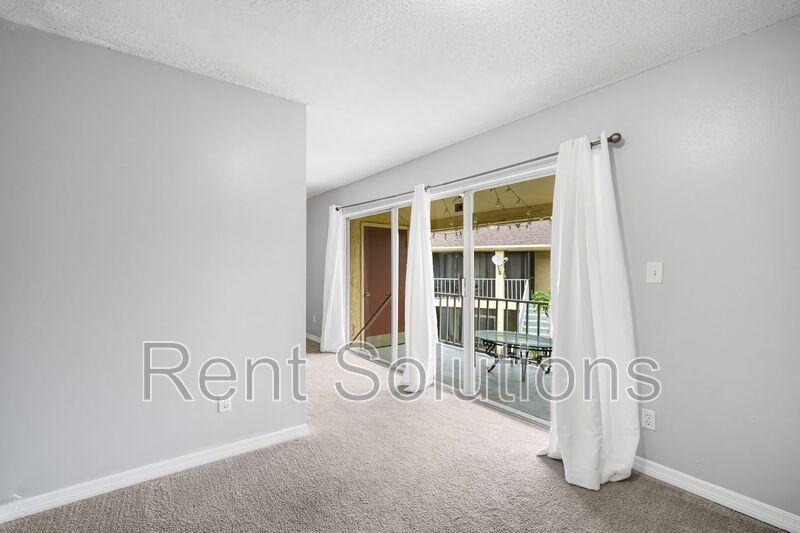 Affordable 3/2 in the Heart of Town And Country property image