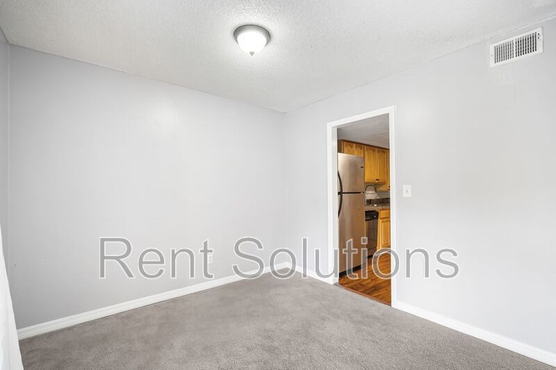 Affordable 3/2 in the Heart of Town And Country property image