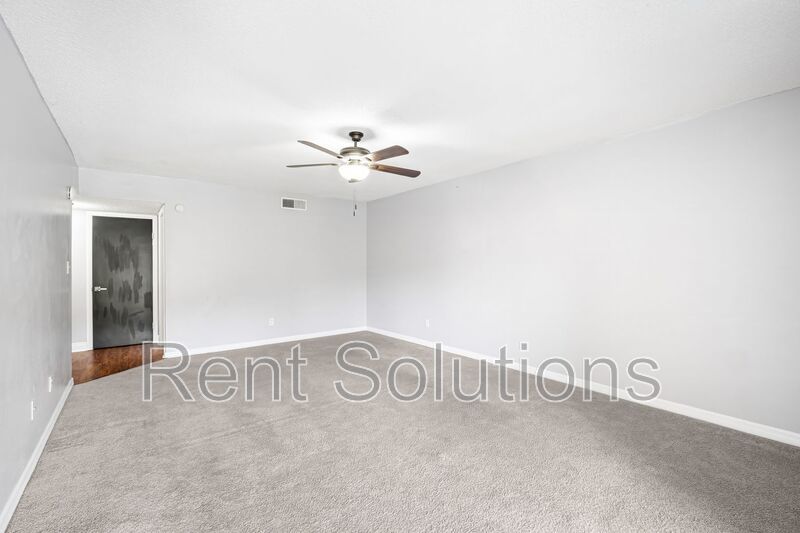 Affordable 3/2 in the Heart of Town And Country property image