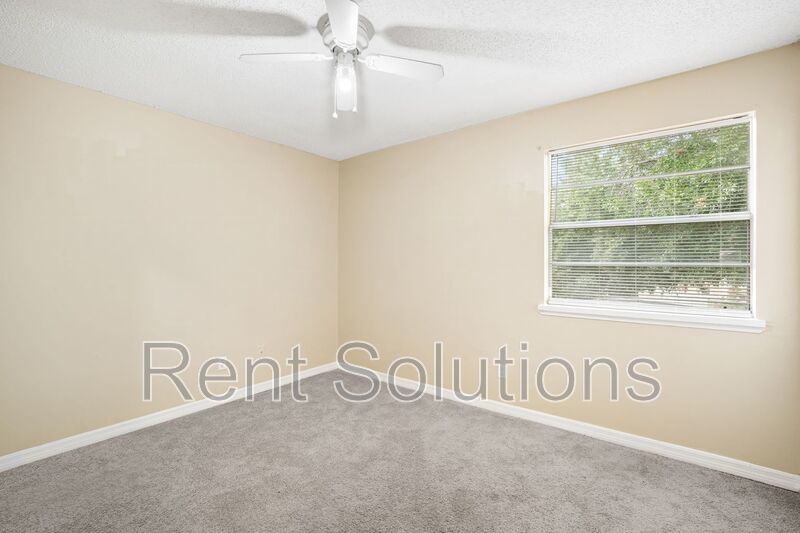 Affordable 3/2 in the Heart of Town And Country property image