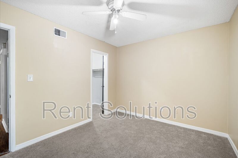 Affordable 3/2 in the Heart of Town And Country property image