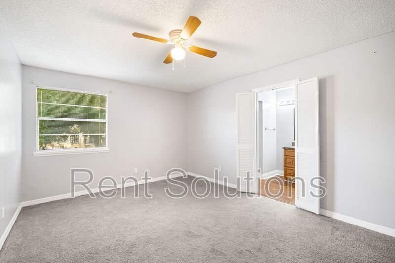 Affordable 3/2 in the Heart of Town And Country property image