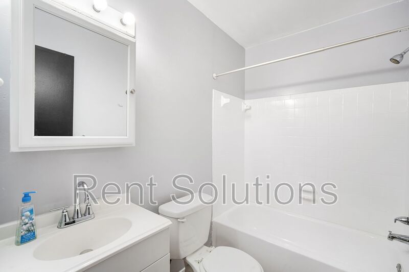 Affordable 3/2 in the Heart of Town And Country property image