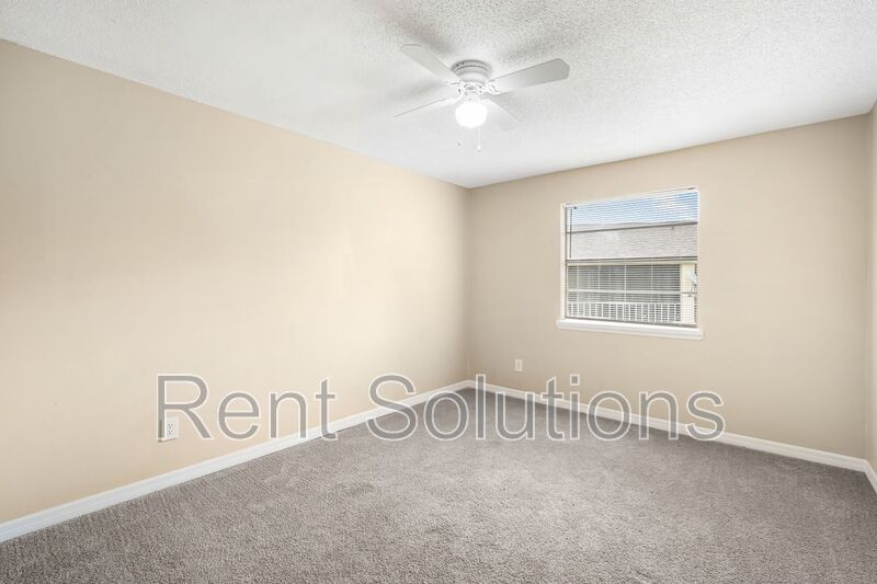 Affordable 3/2 in the Heart of Town And Country property image