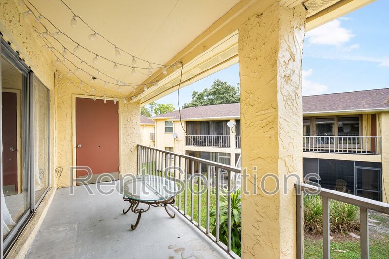 Affordable 3/2 in the Heart of Town And Country property image