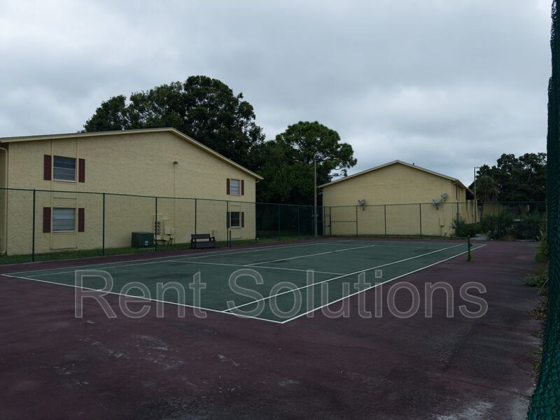 Affordable 3/2 in the Heart of Town And Country property image