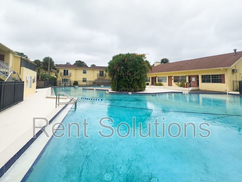 Affordable 3/2 in the Heart of Town And Country property image