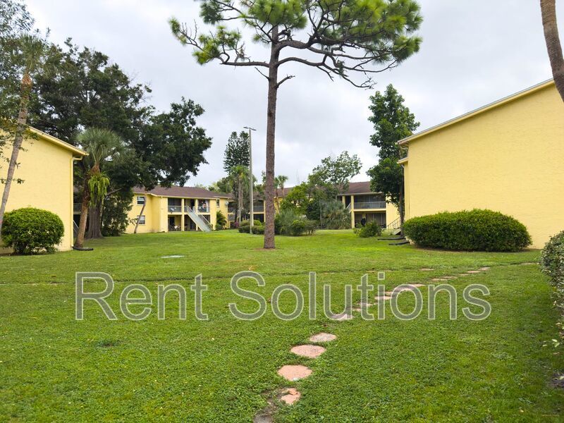 Affordable 3/2 in the Heart of Town And Country property image