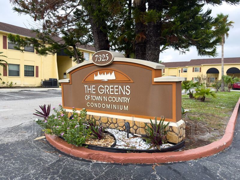 Affordable 3/2 in the Heart of Town And Country property image