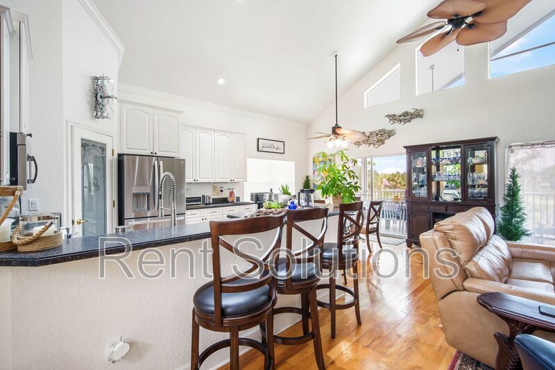 Waterfront Luxury Living Awaits! property image