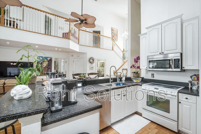 Waterfront Luxury Living Awaits! property image