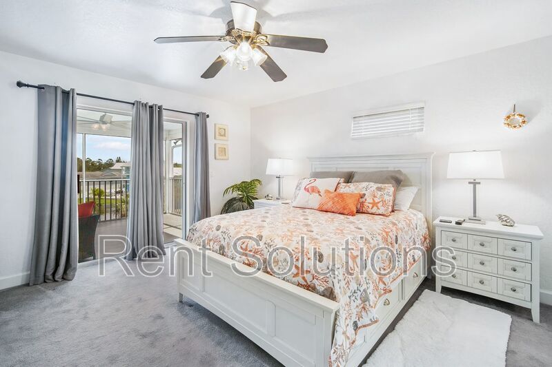 Waterfront Luxury Living Awaits! property image