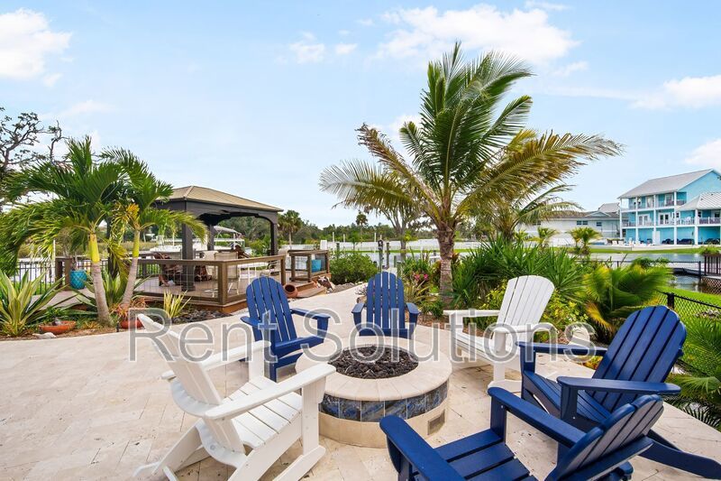 Waterfront Luxury Living Awaits! property image