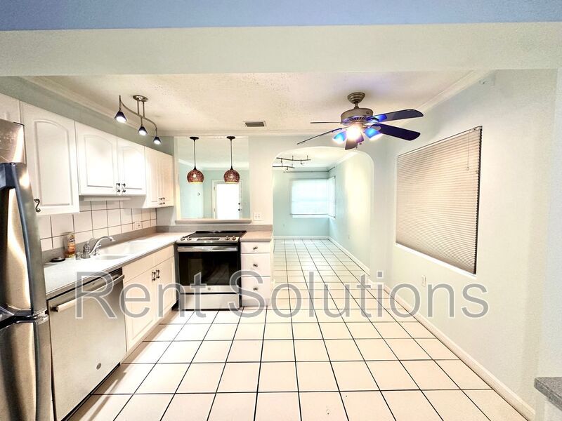 Tropical 2br/1ba duplex with storage in Bellair! property image