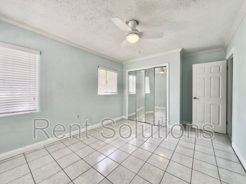 Tropical 2br/1ba duplex with storage in Bellair! property image