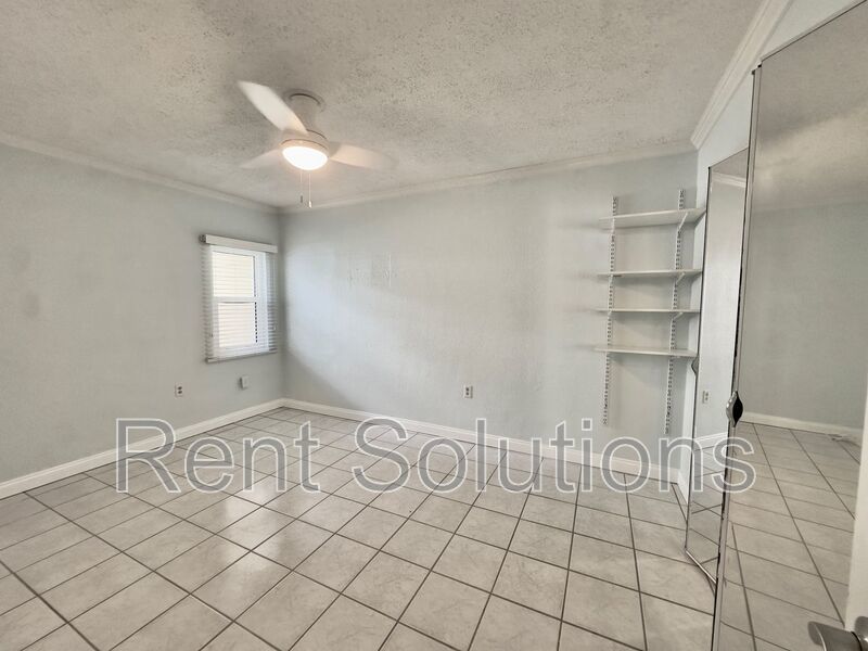 Tropical 2br/1ba duplex with storage in Bellair! property image